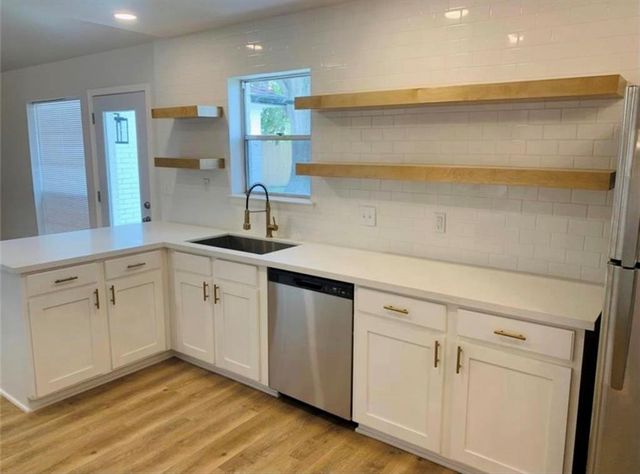 7414 Redding Road, Houston, TX 77036