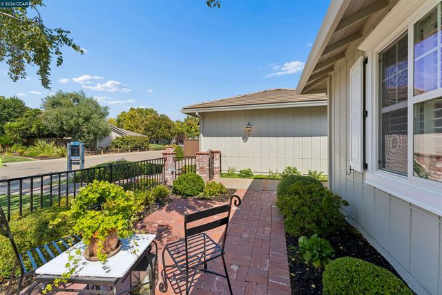 1091 Harvest Cir, Pleasanton, CA 94566