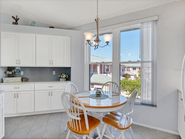 4050 PINEBROOK CIRCLE 9, Bradenton, FL 34209