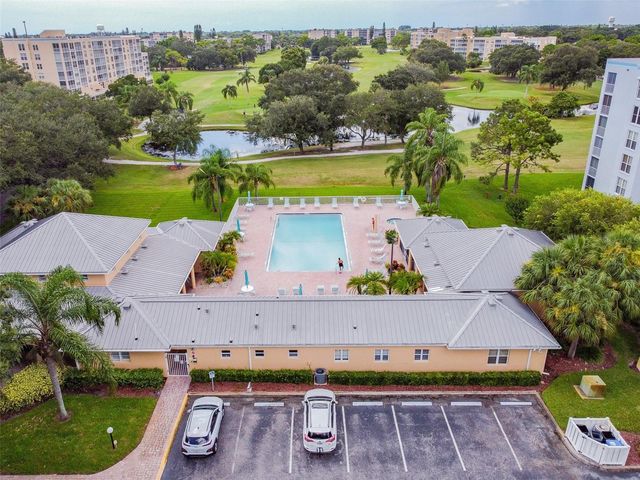 4050 PINEBROOK CIRCLE 9, Bradenton, FL 34209