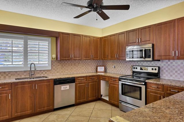 4050 PINEBROOK CIRCLE 9, Bradenton, FL 34209