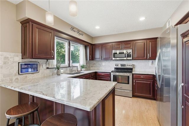 110 NE Brookwood Place, Blue Springs, MO 64014