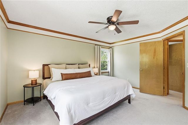 110 NE Brookwood Place, Blue Springs, MO 64014