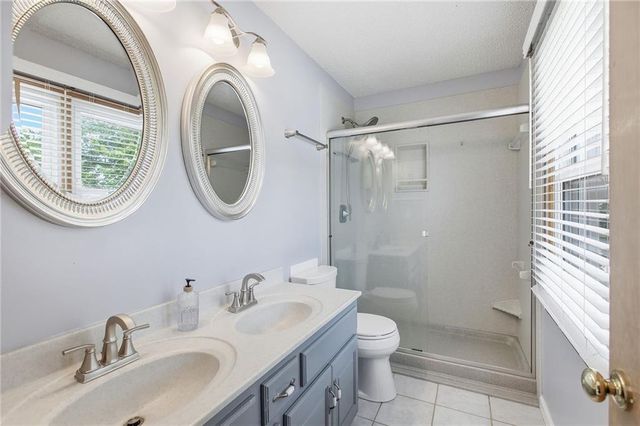110 NE Brookwood Place, Blue Springs, MO 64014