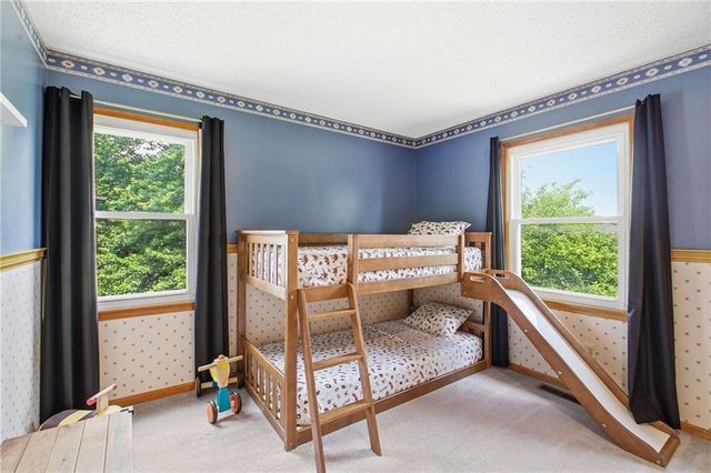 110 NE Brookwood Place, Blue Springs, MO 64014