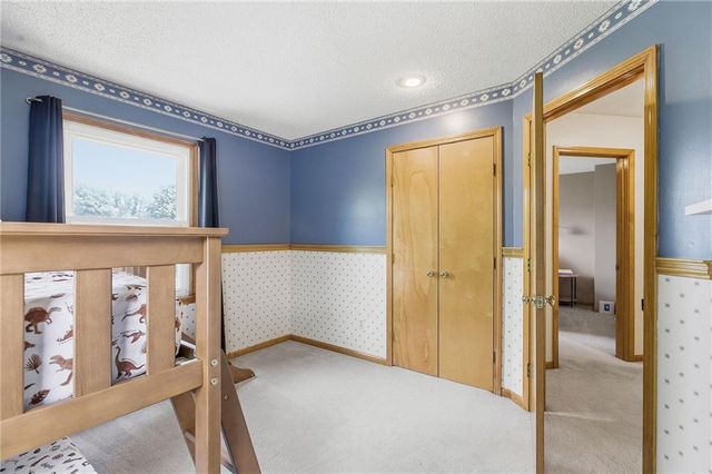 110 NE Brookwood Place, Blue Springs, MO 64014
