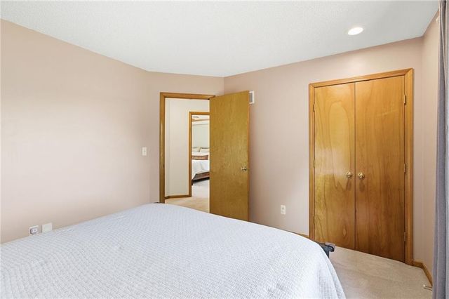110 NE Brookwood Place, Blue Springs, MO 64014