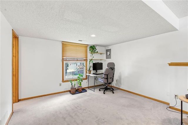 110 NE Brookwood Place, Blue Springs, MO 64014