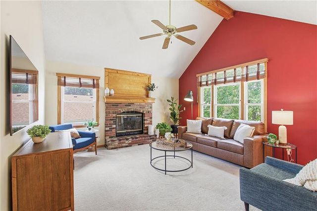 110 NE Brookwood Place, Blue Springs, MO 64014