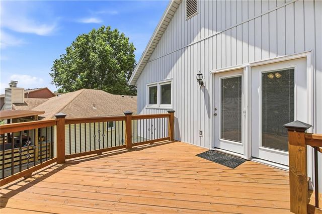 110 NE Brookwood Place, Blue Springs, MO 64014