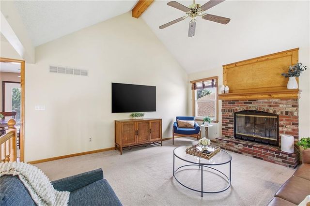110 NE Brookwood Place, Blue Springs, MO 64014