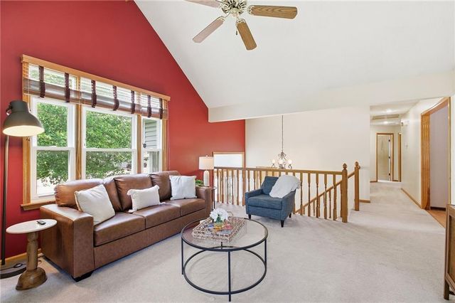 110 NE Brookwood Place, Blue Springs, MO 64014