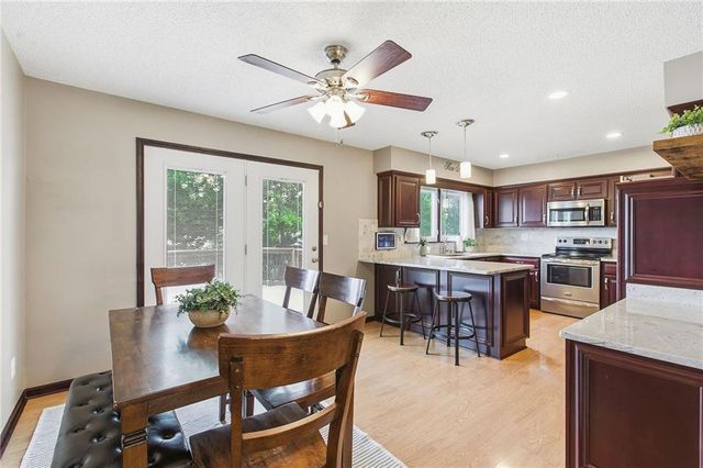 110 NE Brookwood Place, Blue Springs, MO 64014