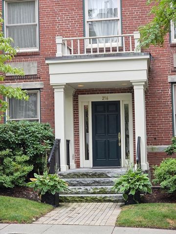 216 Summit Ave E-201, Brookline, MA 02445