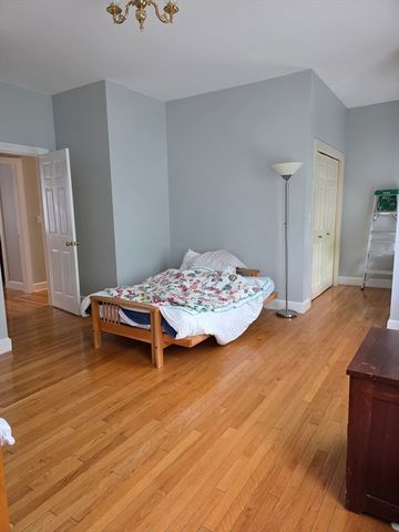 216 Summit Ave E-201, Brookline, MA 02445