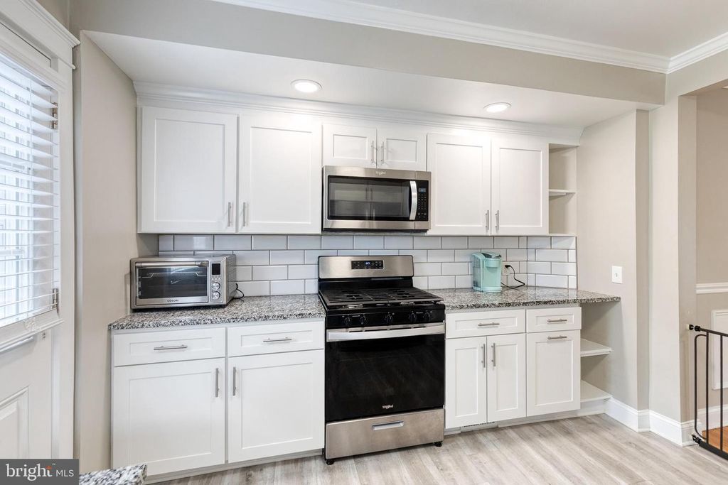 Image 17 of property listing at 2905 ROBERN AVE, Parkville, MD 21234