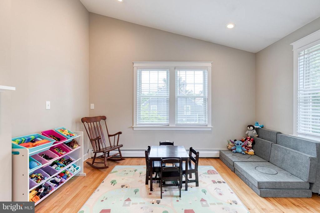 Image 20 of property listing at 2905 ROBERN AVE, Parkville, MD 21234