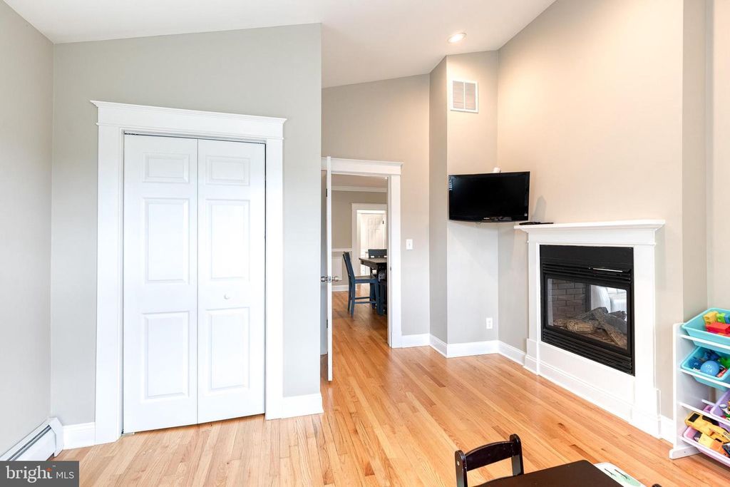 Image 21 of property listing at 2905 ROBERN AVE, Parkville, MD 21234