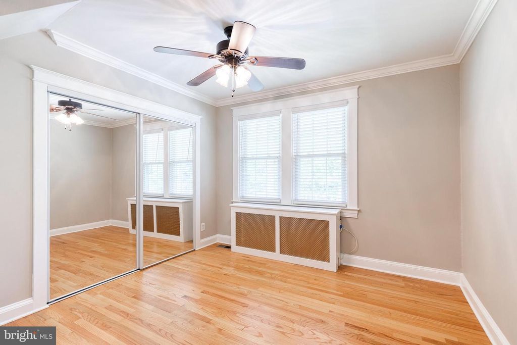 Image 24 of property listing at 2905 ROBERN AVE, Parkville, MD 21234