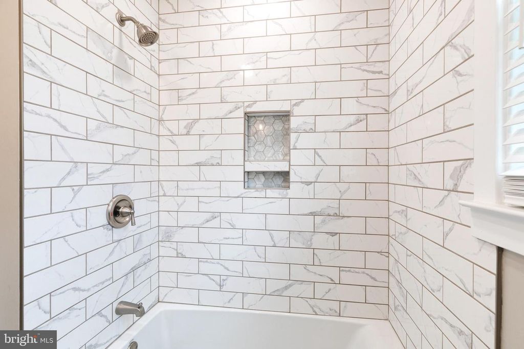 Image 26 of property listing at 2905 ROBERN AVE, Parkville, MD 21234
