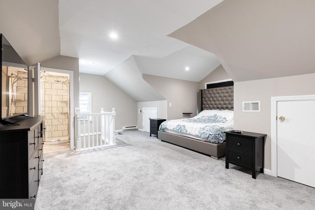 Image 29 of property listing at 2905 ROBERN AVE, Parkville, MD 21234
