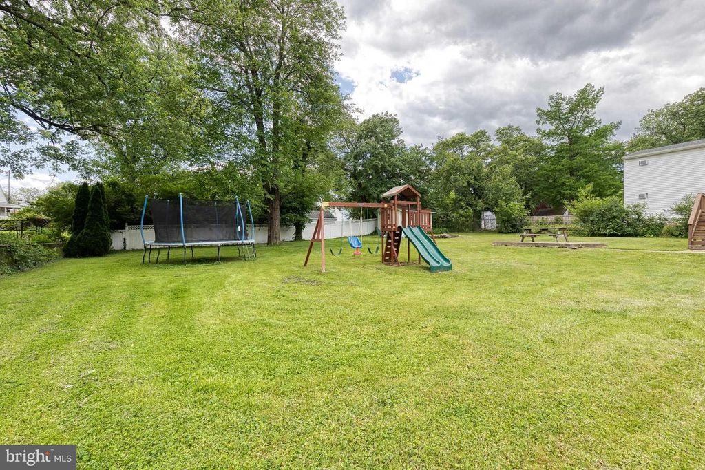 Image 38 of property listing at 2905 ROBERN AVE, Parkville, MD 21234