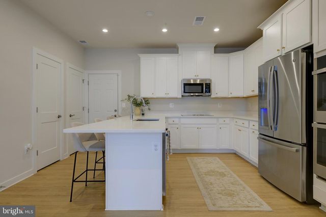 203-A PARK CENTRAL TER, Manassas Park, VA 20111