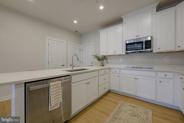 203-A PARK CENTRAL TER, Manassas Park, VA 20111