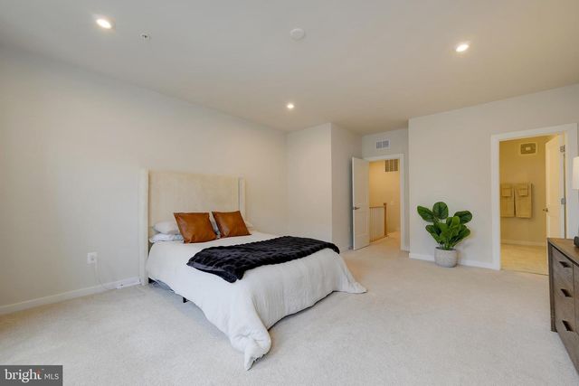 203-A PARK CENTRAL TER, Manassas Park, VA 20111