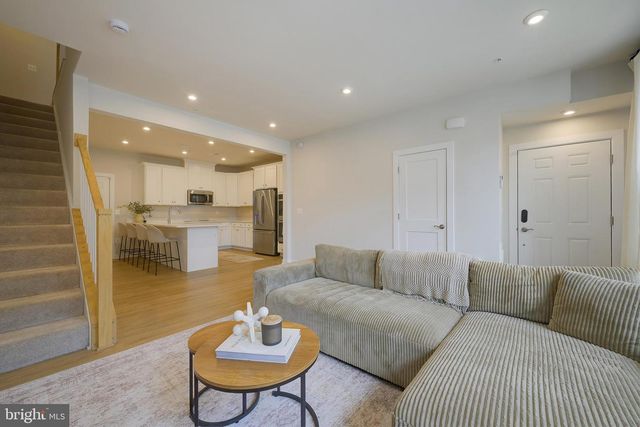 203-A PARK CENTRAL TER, Manassas Park, VA 20111