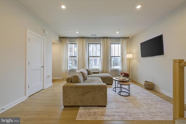 203-A PARK CENTRAL TER, Manassas Park, VA 20111