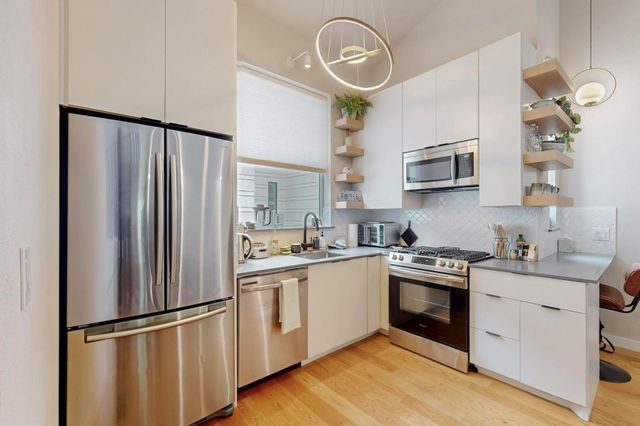 913 Duncan LN 103, Austin, TX 78705