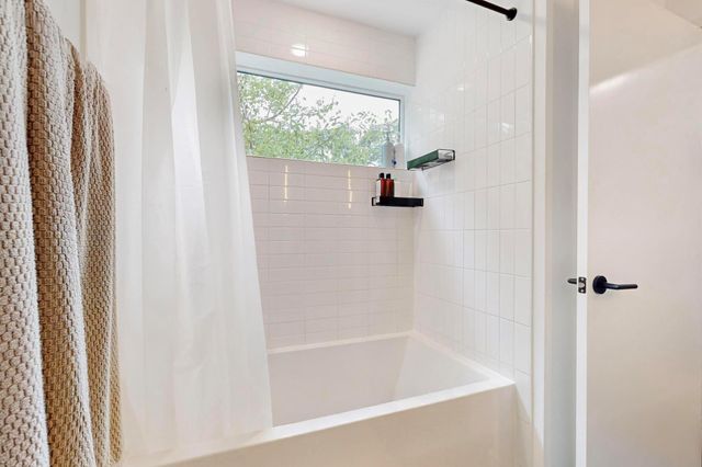 913 Duncan LN 103, Austin, TX 78705