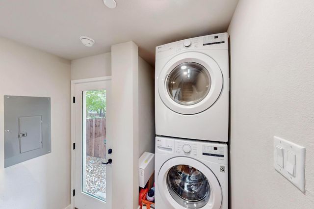 913 Duncan LN 103, Austin, TX 78705