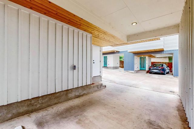 913 Duncan LN 103, Austin, TX 78705