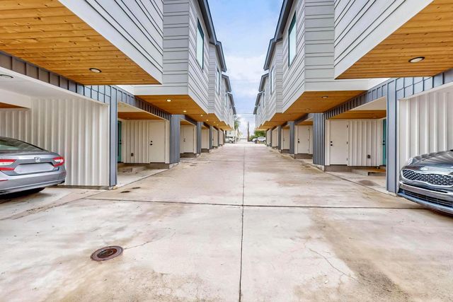913 Duncan LN 103, Austin, TX 78705