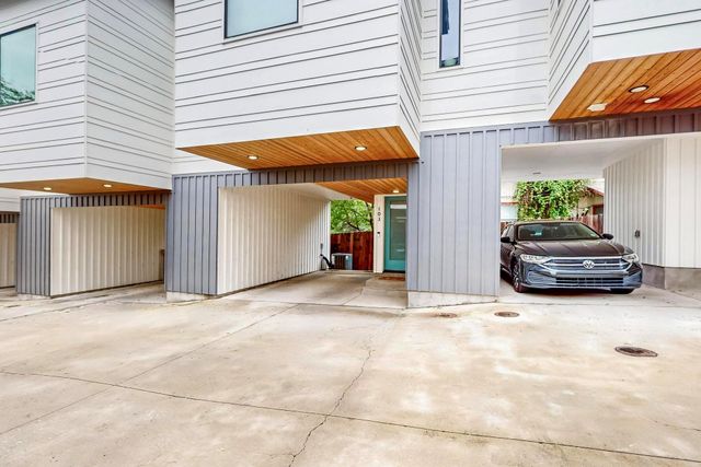 913 Duncan LN 103, Austin, TX 78705