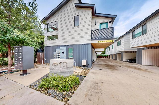 913 Duncan LN 103, Austin, TX 78705