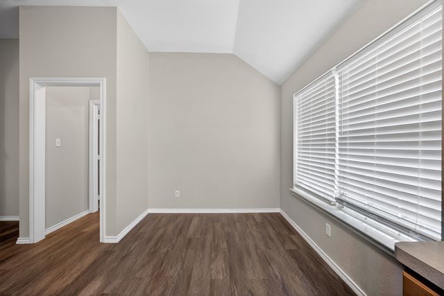 3205 Carverly Avenue, Fort Worth, TX 76119