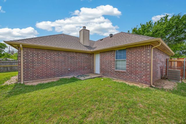 3205 Carverly Avenue, Fort Worth, TX 76119