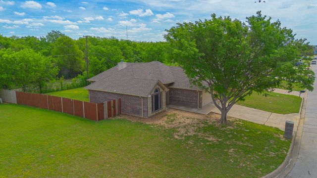 3205 Carverly Avenue, Fort Worth, TX 76119