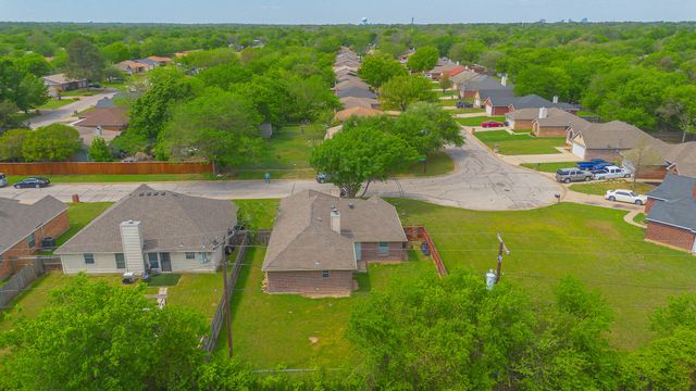 3205 Carverly Avenue, Fort Worth, TX 76119
