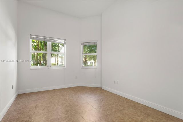 19900 E Country Club Dr 104, Aventura, FL 33180