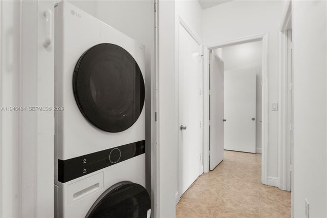 19900 E Country Club Dr 104, Aventura, FL 33180