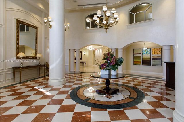 19900 E Country Club Dr 104, Aventura, FL 33180