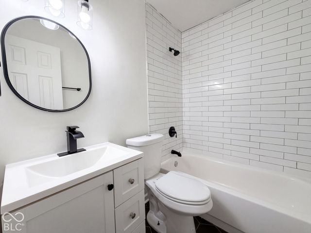 1036 Eastlawn Drive, Whiteland, IN 46184