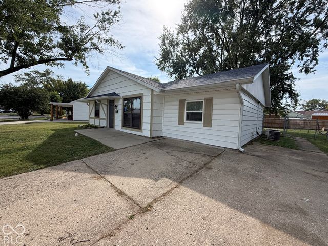 1036 Eastlawn Drive, Whiteland, IN 46184