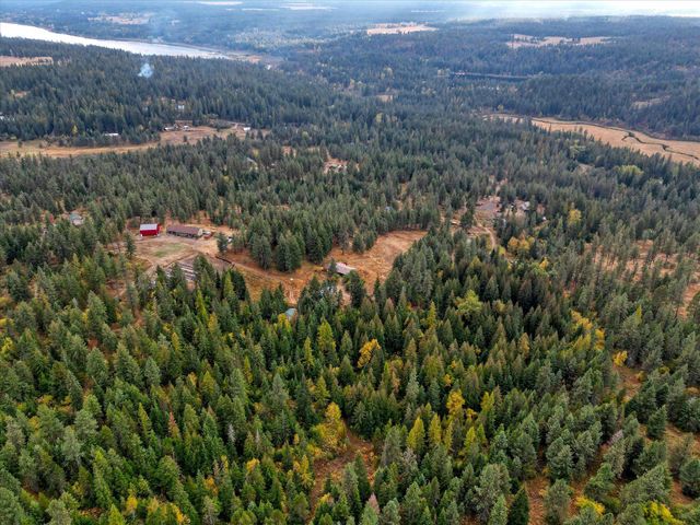 706 mccammon Rd, Elk, WA 99009
