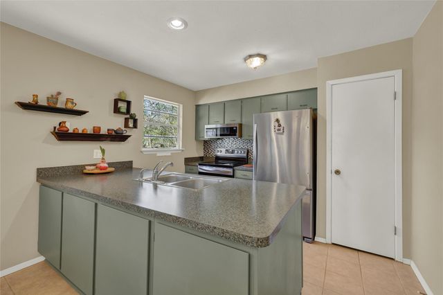 137 Chaparral ST, San Marcos, TX 78666