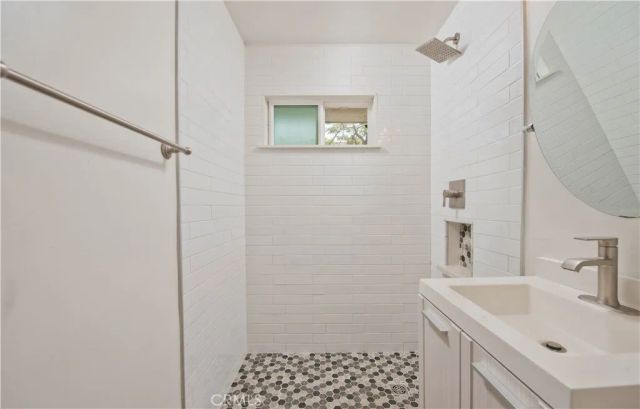 7429 Kentland, West Hills, CA 91307